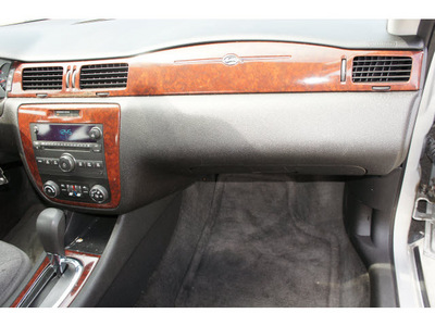 chevrolet impala 2009 silver sedan lt flex fuel 6 cylinders front wheel drive automatic 77090