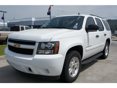 chevrolet tahoe 2009 white suv ls flex fuel 8 cylinders 2 wheel drive automatic 77090