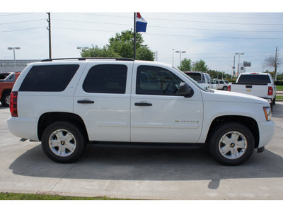 chevrolet tahoe 2009 white suv ls flex fuel 8 cylinders 2 wheel drive automatic 77090