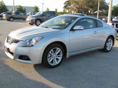 nissan altima 2012 silver coupe s gasoline 4 cylinders front wheel drive automatic 33884