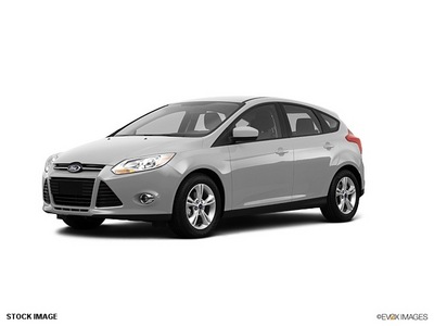 ford focus 2012 silver hatchback se flex fuel 4 cylinders front wheel drive not specified 76205