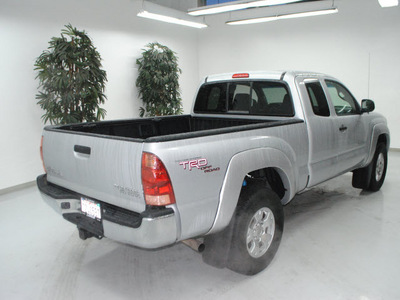 toyota tacoma 2006 silver prerunner v6 gasoline 6 cylinders rear wheel drive automatic 91731