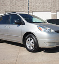 toyota sienna 2004 silver van le 7 passenger gasoline 6 cylinders front wheel drive automatic 80301