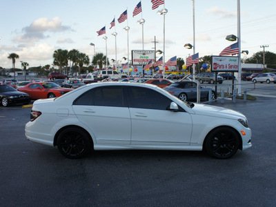 mercedes benz c class 2009 white sedan c300 gasoline 6 cylinders rear wheel drive automatic 33021