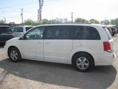 dodge grand caravan 2011 white van mainstreet flex fuel 6 cylinders front wheel drive autostick 62863