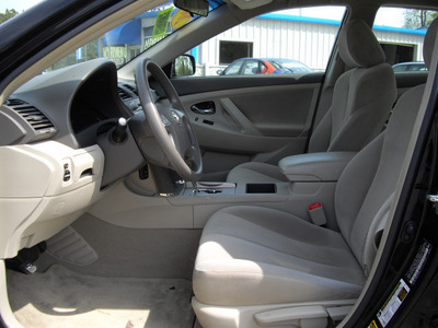 toyota camry 2009 black sedan le gasoline 4 cylinders front wheel drive automatic 27569