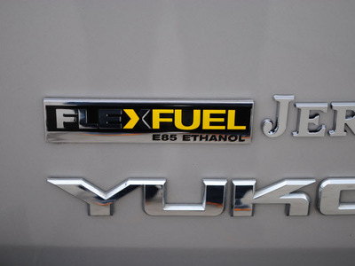 gmc yukon xl 2007 silver suv slt flex fuel 8 cylinders automatic 76087