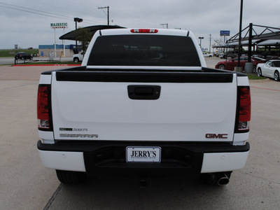 gmc sierra 1500 2011 white denali flex fuel 8 cylinders all whee drive automatic 76087