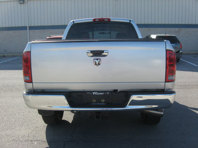 dodge ram 2500 2006 silver diesel 6 cylinders 4 wheel drive automatic with overdrive 45840