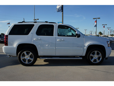 chevrolet tahoe 2012 white suv lt flex fuel 8 cylinders 2 wheel drive automatic with overdrive 77090