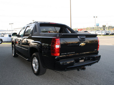 chevrolet avalanche 2008 black suv z71 flex fuel 8 cylinders 4 wheel drive automatic 27215