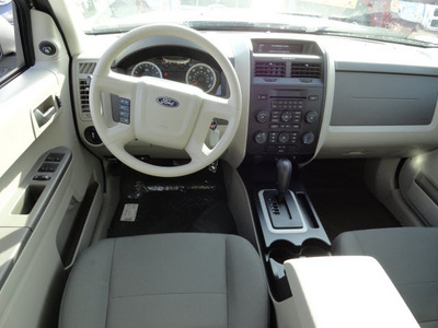 ford escape 2012 silver suv xls gasoline 4 cylinders front wheel drive automatic with overdrive 60546