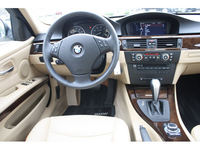 bmw 3 series 2009 white sedan 328xi gasoline 6 cylinders all whee drive automatic 99352