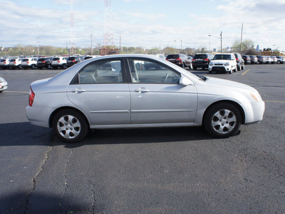 kia spectra 2004 silver sedan ex gasoline 4 cylinders front wheel drive automatic 19153