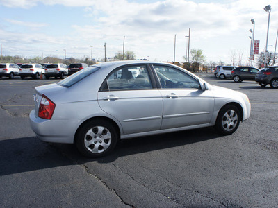 kia spectra 2004 silver sedan ex gasoline 4 cylinders front wheel drive automatic 19153