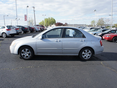 kia spectra 2004 silver sedan ex gasoline 4 cylinders front wheel drive automatic 19153