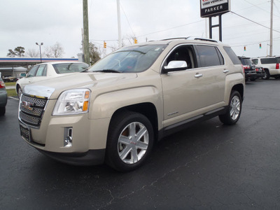 gmc terrain 2010 gold suv slt 2 gasoline 4 cylinders front wheel drive automatic 28557