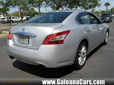 nissan maxima 2009 silver sedan 3 5 gasoline 6 cylinders front wheel drive automatic 33912