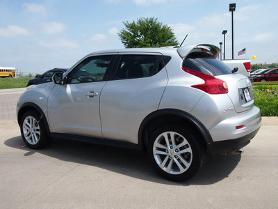 nissan juke 2011 silver sl gasoline 4 cylinders front wheel drive automatic 76018