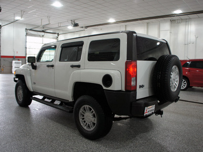 hummer h3 2006 white suv gasoline 5 cylinders 4 wheel drive automatic 44060