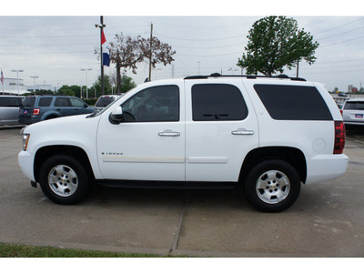 chevrolet tahoe 2007 white suv lt gasoline 8 cylinders rear wheel drive automatic 77090