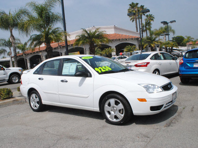 ford focus 2006 white sedan zx4 ses gasoline 4 cylinders front wheel drive automatic 91010