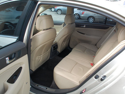 hyundai genesis 2009 beige sedan 4 6l v8 gasoline 8 cylinders rear wheel drive automatic 94010