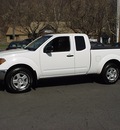 nissan frontier 2006 white pickup truck se gasoline 6 cylinders 4 wheel drive manual 06019