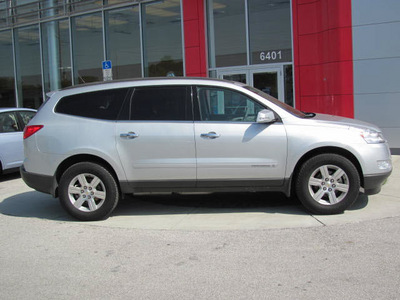 chevrolet traverse 2009 silver suv lt gasoline 6 cylinders front wheel drive automatic 33884