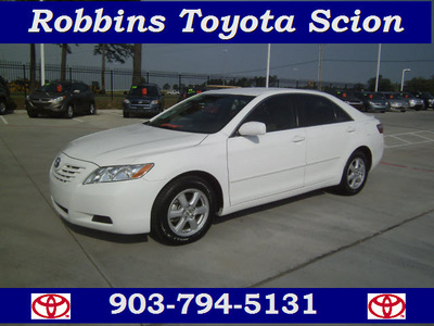 toyota camry 2009 white sedan le v6 gasoline 6 cylinders front wheel drive automatic 75503