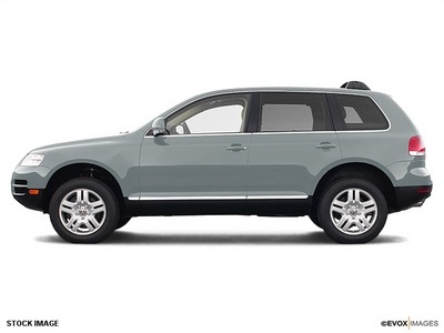 volkswagen touareg 2004 suv v6 gasoline 6 cylinders all whee drive 6 speed automatic 28805