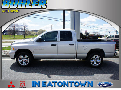 dodge ram pickup 1500 2004 bright silver slt gasoline 8 cylinders 4 wheel drive automatic with overdrive 07724