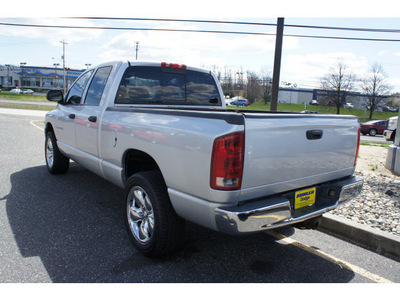 dodge ram pickup 1500 2004 bright silver slt gasoline 8 cylinders 4 wheel drive automatic with overdrive 07724