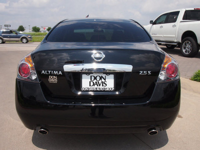 nissan altima 2011 black sedan 2 5 s gasoline 4 cylinders front wheel drive automatic 76018