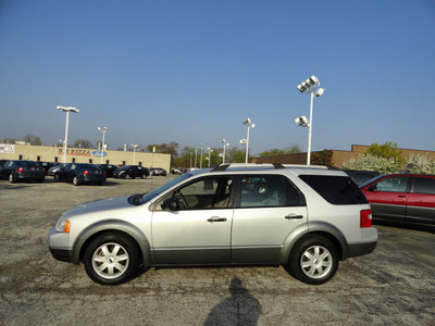 ford freestyle 2005 silver suv se gasoline 6 cylinders front wheel drive automatic with overdrive 60546