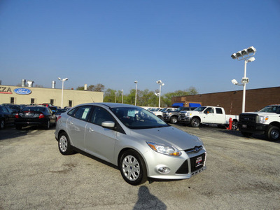 ford focus 2012 silver sedan se flex fuel 4 cylinders front wheel drive automatic with overdrive 60546