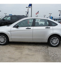 ford focus 2011 silver sedan se gasoline 4 cylinders front wheel drive automatic 77090