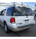 ford expedition 2006 white suv eddie bauer gasoline 8 cylinders 4 wheel drive automatic with overdrive 08902
