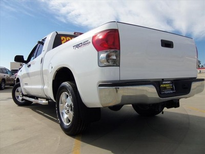 toyota tundra 2008 white sr5 gasoline 8 cylinders 2 wheel drive automatic 90241