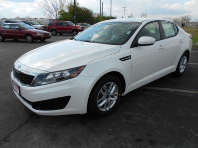 kia optima 2012 white sedan lx gasoline 4 cylinders front wheel drive automatic 43228