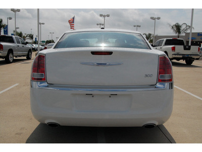 chrysler 300 2011 white sedan limited gasoline 6 cylinders rear wheel drive autostick 77065