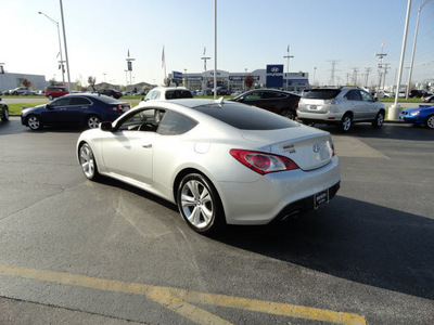 hyundai genesis 2010 silver coupe gasoline 4 cylinders rear wheel drive automatic with overdrive 60462