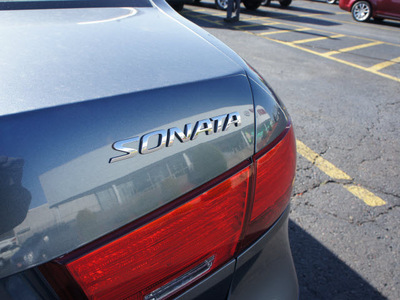 hyundai sonata 2010 gray sedan gls gasoline 4 cylinders front wheel drive automatic 19153