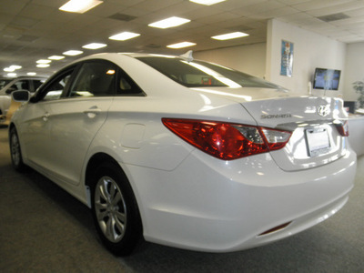 hyundai sonata 2011 white sedan gls gasoline 4 cylinders front wheel drive automatic 34474