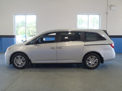 honda odyssey 2012 silver van ex gasoline 6 cylinders front wheel drive automatic 28557