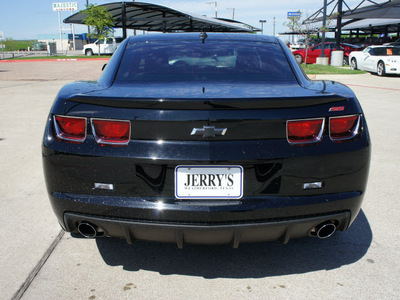 chevrolet camaro 2010 black coupe ss gasoline 8 cylinders rear wheel drive 6 speed manual 76087