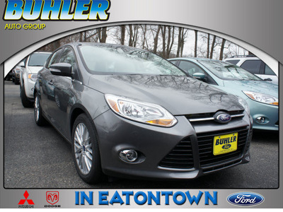 ford focus 2012 sterling gray met hatchback sel flex fuel 4 cylinders front wheel drive 6 speed auto dcps 07724