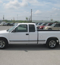chevrolet s 10 2003 white pickup truck ls gasoline 6 cylinders rear wheel drive automatic 62863