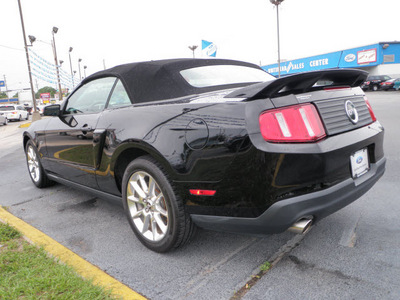 ford mustang 2010 black gt premium gasoline 8 cylinders rear wheel drive automatic 32401