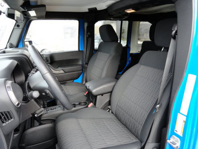 jeep wrangler unlimited 2011 blue suv sport gasoline 6 cylinders 4 wheel drive automatic 60546